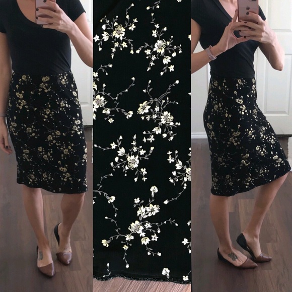 Betsey Johnson Other - Betsey Johnson black skirt gold floral hem beading